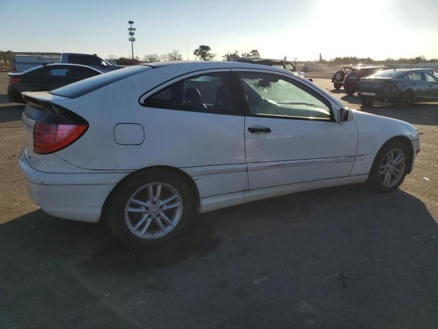 WDBRN40J73A432185 - 2003 MERCEDES-BENZ C 230K SPORT COUPE WHITE photo 3