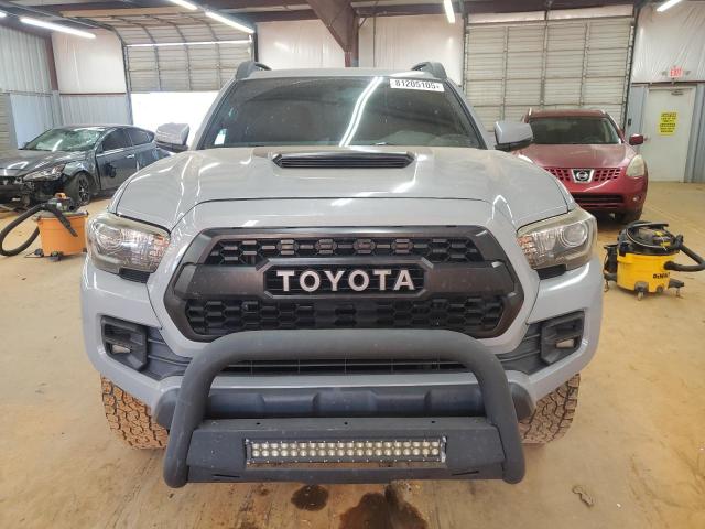 5TFCZ5ANXHX118120 - 2017 TOYOTA TACOMA DOUBLE CAB ნაცრისფერი ფოტო 5