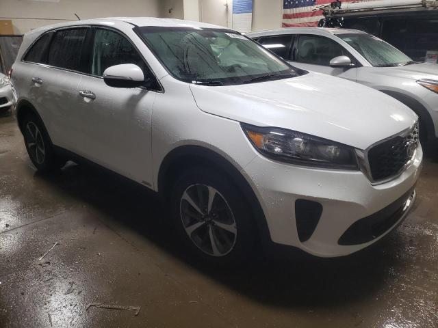 5XYPGDA51LG692487 - 2020 KIA SORENTO S WHITE photo 4