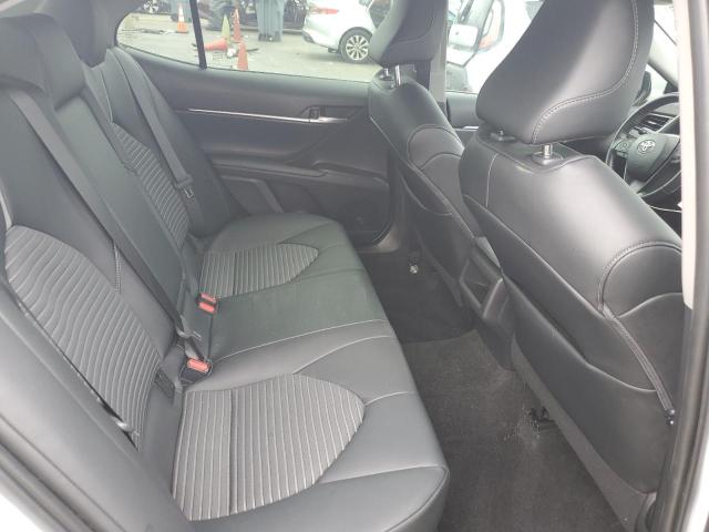 4T1G11AK4MU593924 - 2021 TOYOTA CAMRY SE 白色 照片 10