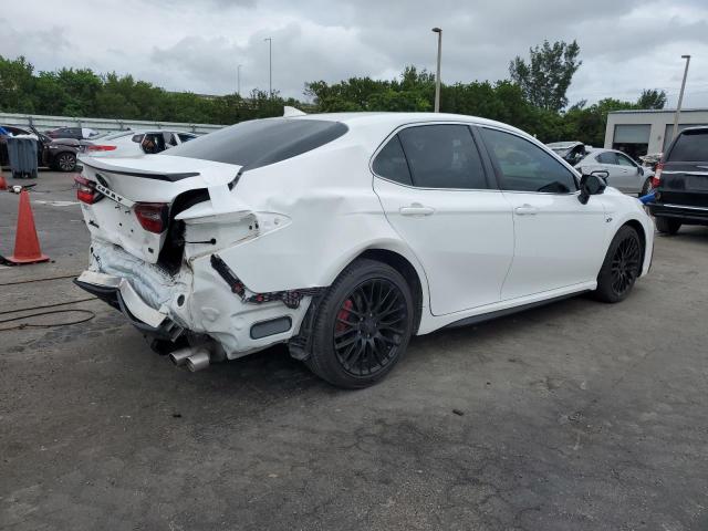 4T1G11AK4MU593924 - 2021 TOYOTA CAMRY SE 白色 照片 3