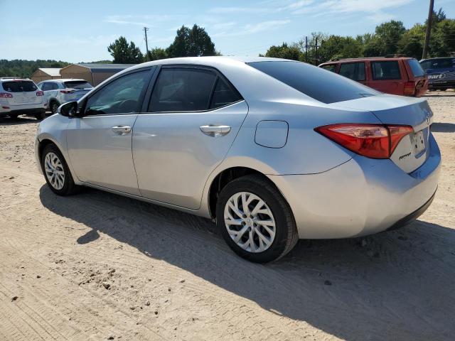 5YFBURHE7JP851365 - 2018 TOYOTA COROLLA L SILVER photo 2