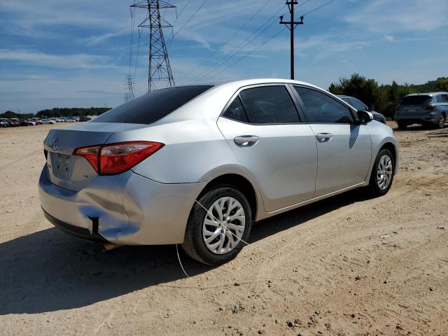 5YFBURHE7JP851365 - 2018 TOYOTA COROLLA L SILVER photo 3