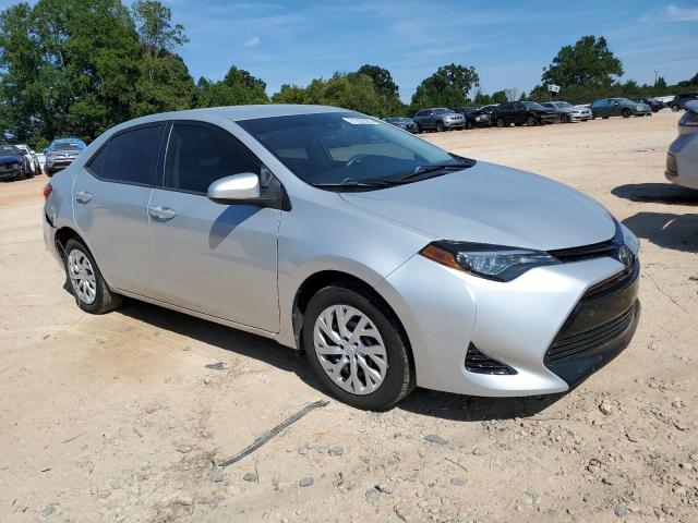 5YFBURHE7JP851365 - 2018 TOYOTA COROLLA L SILVER photo 4