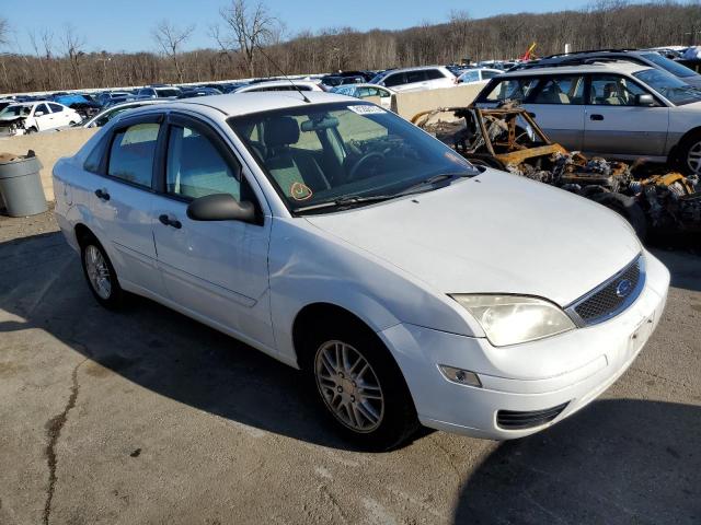 1FAFP34N37W308046 - 2007 FORD FOCUS ZX4 WHITE photo 4