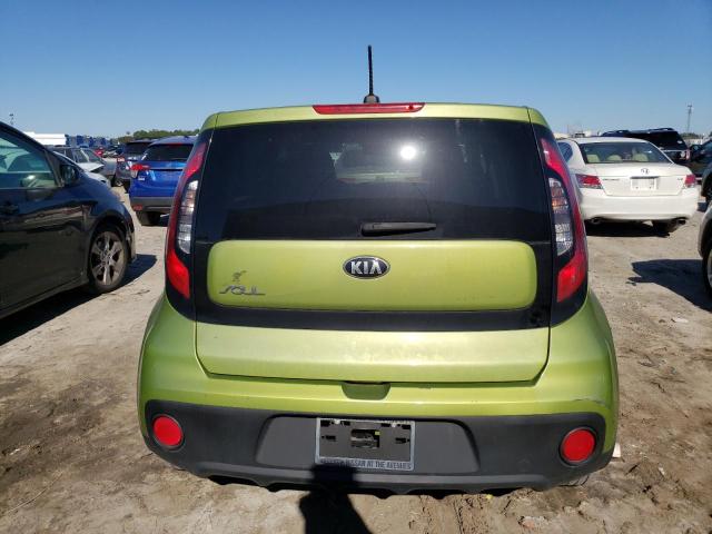 KNDJN2A20H7882484 - 2017 KIA SOUL GREEN photo 6