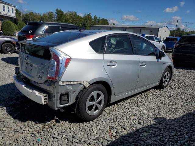 JTDKN3DU9E0374980 - 2014 TOYOTA PRIUS ნაცრისფერი ფოტო 3