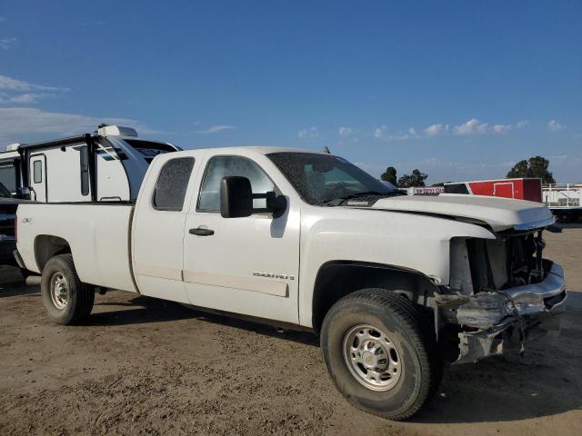 1GCHK29648E160123 - 2008 CHEVROLET SILVERADO K2500 HEAVY DUTY WHITE photo 4