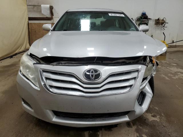 4T4BF3EK3BR188612 - 2011 TOYOTA CAMRY BASE Plata foto 5