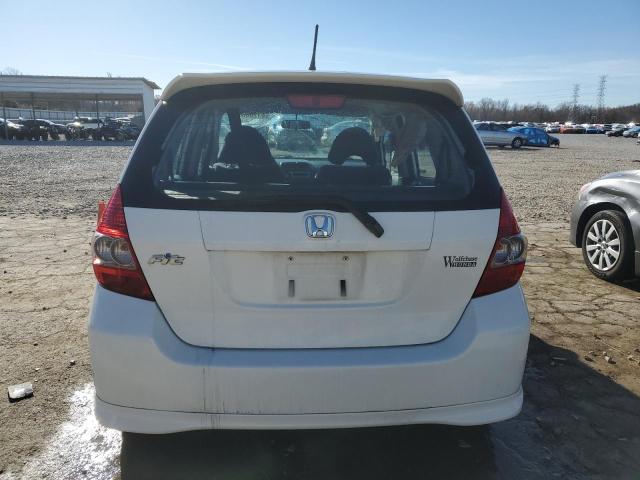 JHMGD386X7S016359 - 2007 HONDA FIT S WHITE photo 6