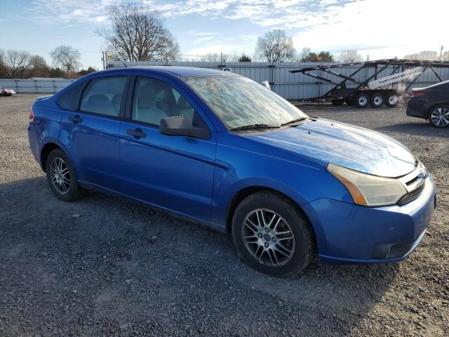 1FAHP3FN5AW212545 - 2010 FORD FOCUS SE BLUE photo 4