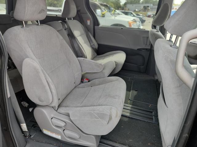 5TDKZ3DC4KS015900 - 2019 TOYOTA SIENNA LE 黑色 照片 10