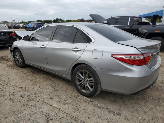 4T1BF1FK5FU950003 - 2015 TOYOTA CAMRY LE SILVER photo 2