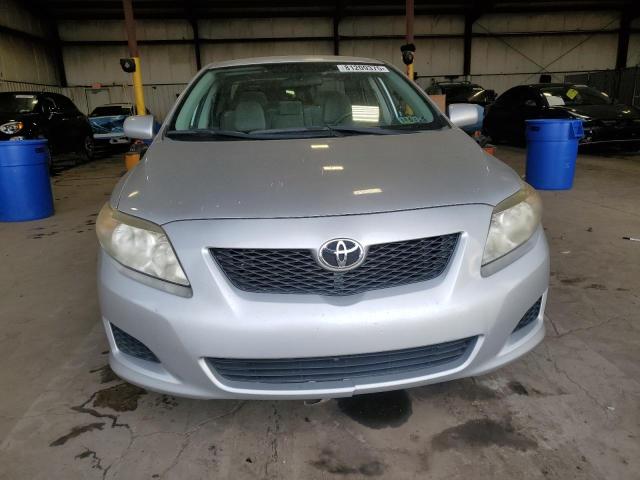 2T1BU4EE5AC249586 - 2010 TOYOTA COROLLA BASE SILVER photo 5