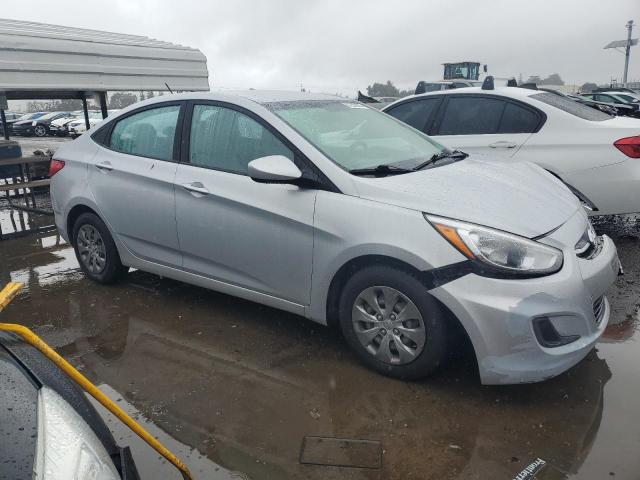 KMHCT4AE2HU169586 - 2017 HYUNDAI ACCENT SE SILVER photo 4