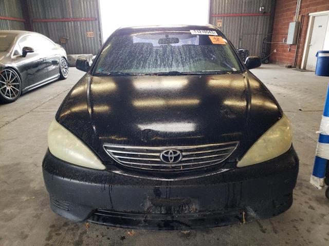 4T1BE30K95U418100 - 2005 TOYOTA CAMRY LE BLACK photo 5