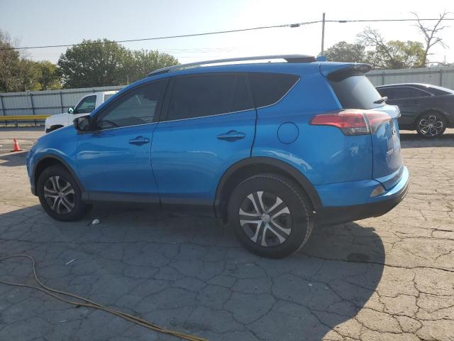 JTMZFREV1JJ736407 - 2018 TOYOTA RAV4 LE Bleu photo 2