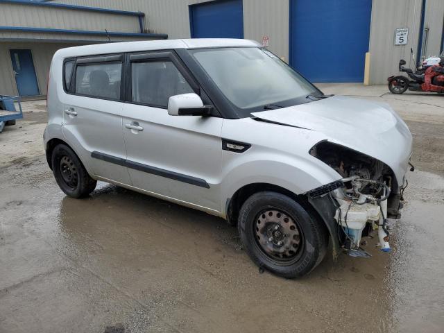 KNDJT2A50D7520181 - 2013 KIA SOUL SILVER photo 4