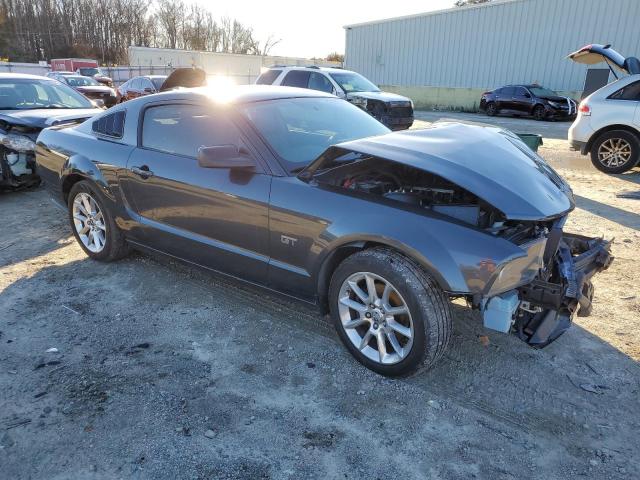 1ZVHT82H285156094 - 2008 FORD MUSTANG GT CHARCOAL photo 4