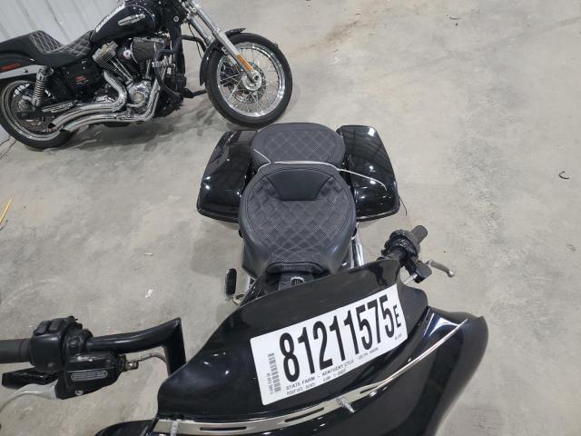 1HD1KB414BB670038 - 2011 HARLEY-DAVIDSON FLHX Schwarz Foto 5