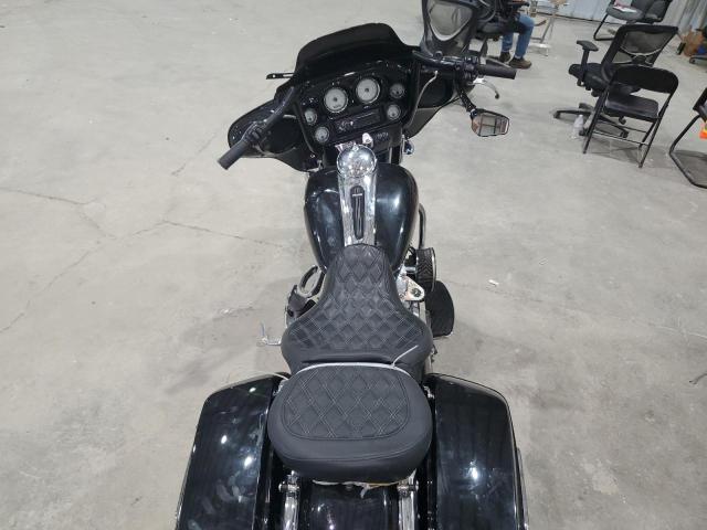 1HD1KB414BB670038 - 2011 HARLEY-DAVIDSON FLHX Schwarz Foto 6