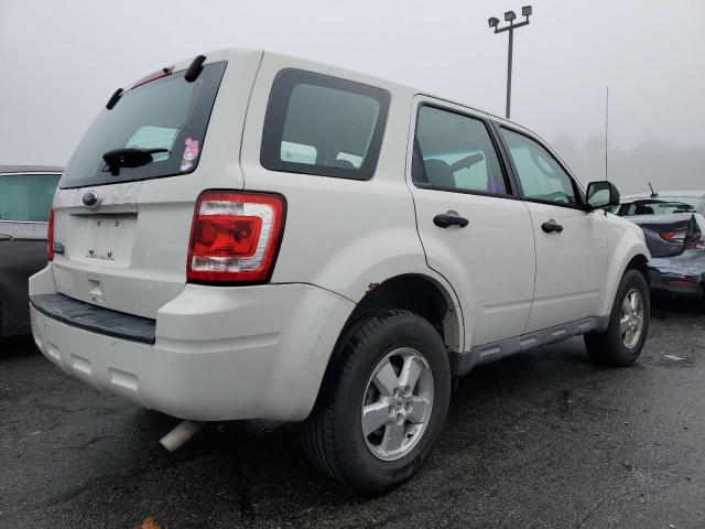 1FMCU9C76AKA10032 - 2010 FORD ESCAPE XLS WHITE photo 3