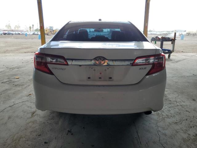 4T4BF1FKXCR268073 - 2012 TOYOTA CAMRY BASE Белый фото 6