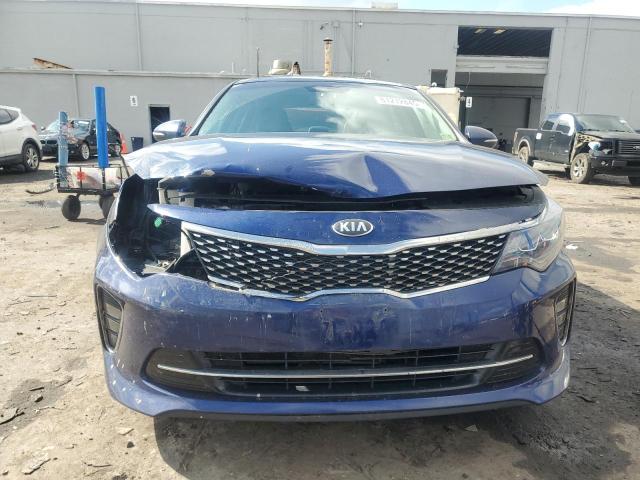 5XXGW4L22JG216885 - 2018 KIA OPTIMA SX أزرق صورة 5