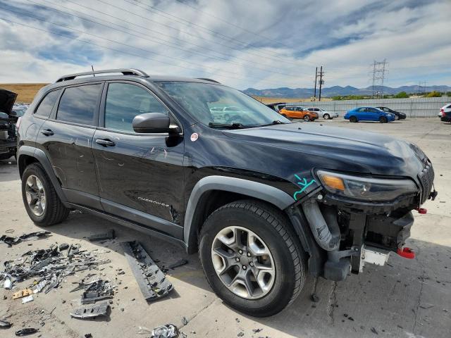 1C4PJMBX3KD401440 - 2019 JEEP CHEROKEE TRAILHAWK BLACK photo 4