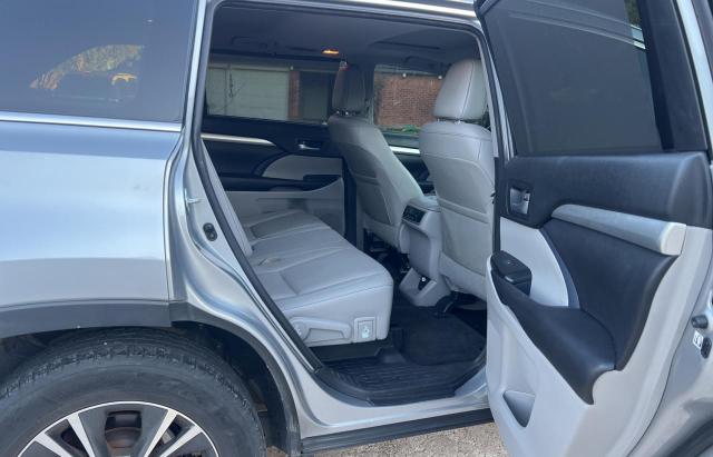 5TDKKRFH3GS504344 - 2016 TOYOTA HIGHLANDER XLE SILVER photo 6