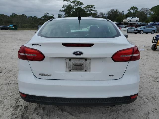 1FADP3F23JL250409 - 2018 FORD FOCUS SE WHITE photo 6