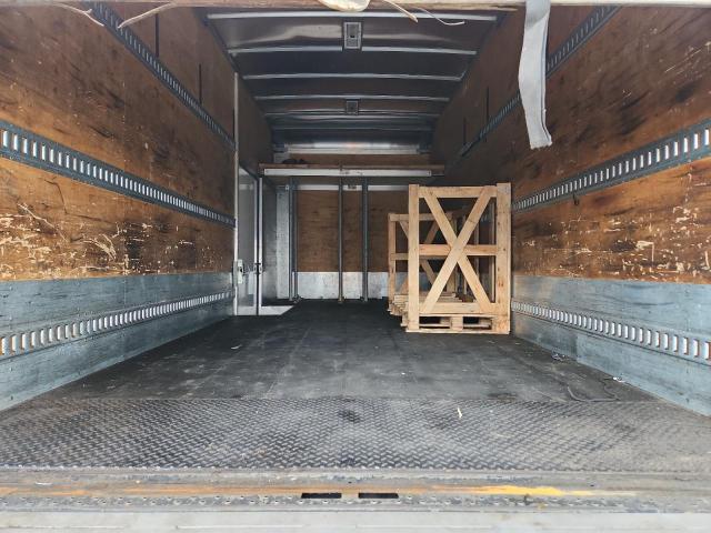 54DC4W1C8KS814123 - 2019 ISUZU NPR HD Ақ фото 10