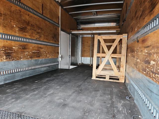 54DC4W1C8KS814123 - 2019 ISUZU NPR HD Ақ фото 11