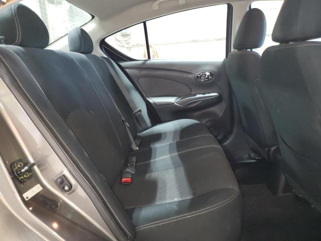 3N1CN7AP4GL893096 - 2016 NISSAN VERSA S 灰色 照片 10