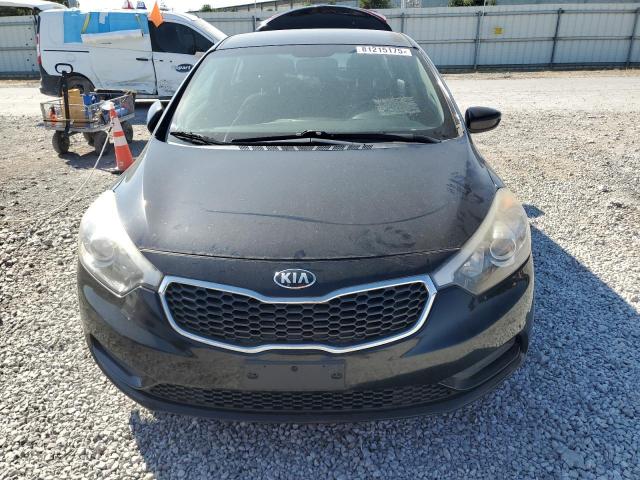 KNAFK4A62G5619062 - 2016 KIA FORTE LX BLACK photo 5