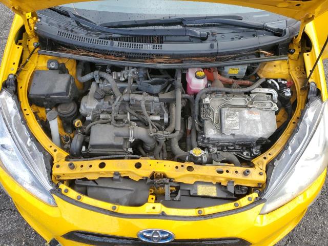 JTDKDTB35F1088441 - 2015 TOYOTA PRIUS C YELLOW photo 11