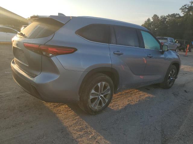 5TDGZRAH1LS026198 - 2020 TOYOTA HIGHLANDER XLE Արծաթագույն լուսանկար 3
