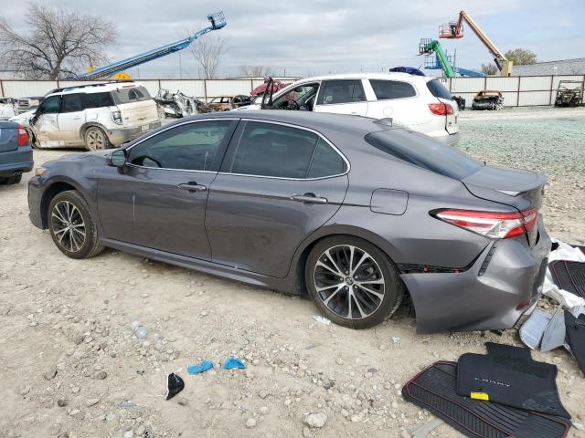 4T1G11AKXLU900804 - 2020 TOYOTA CAMRY SE GRAY photo 2