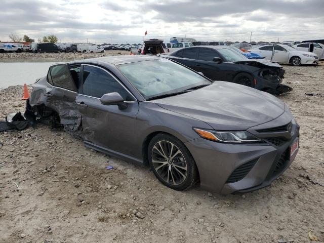 4T1G11AKXLU900804 - 2020 TOYOTA CAMRY SE GRAY photo 4