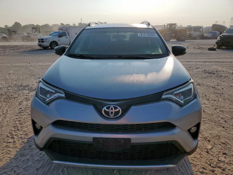 2T3JFREV6GW482815 - 2016 TOYOTA RAV4 SE ნაცრისფერი ფოტო 5