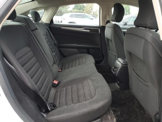 3FA6P0HD3KR176305 - 2019 FORD FUSION SE Blanc photo 10