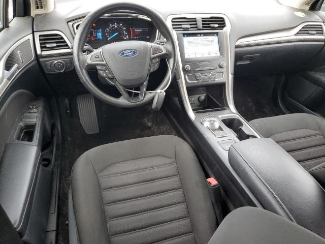 3FA6P0HD3KR176305 - 2019 FORD FUSION SE Blanc photo 8