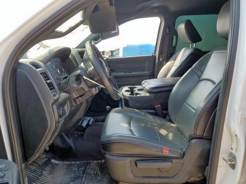 3C6UR5HJXRG125458 - 2024 RAM 2500 TRADESMAN 白色 照片 7