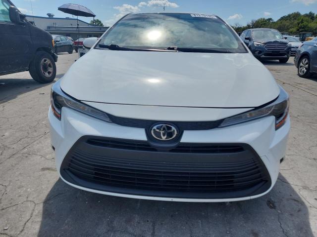 JTDB4MEE4R3021387 - 2024 TOYOTA COROLLA LE თეთრი ფოტო 5