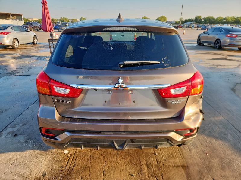 JA4AP3AU5KU031981 - 2019 MITSUBISHI OUTLANDER ES GRAY photo 6