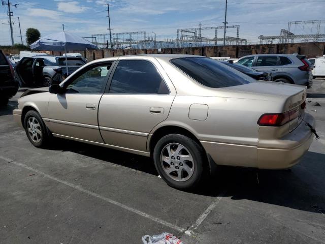 JT2BF22K9W0139403 - 1998 TOYOTA CAMRY CE ذهبي صورة 2