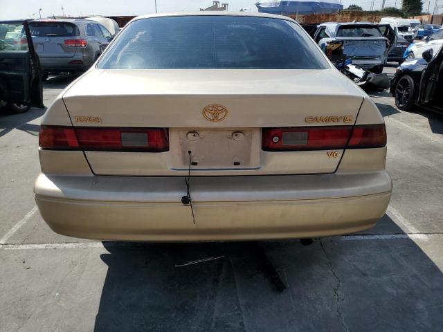 JT2BF22K9W0139403 - 1998 TOYOTA CAMRY CE ذهبي صورة 6