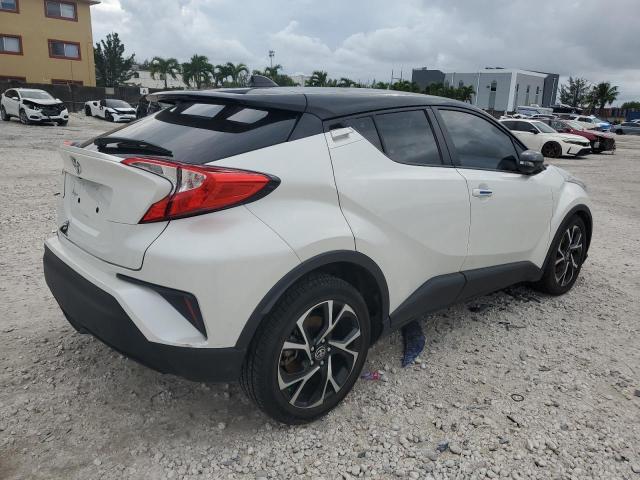 NMTKHMBXXLR109861 - 2020 TOYOTA C-HR XLE WHITE photo 3