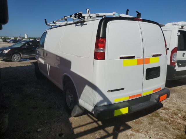 1GCWGAFP6L1258201 - 2020 CHEVROLET EXPRESS G2 WHITE photo 2