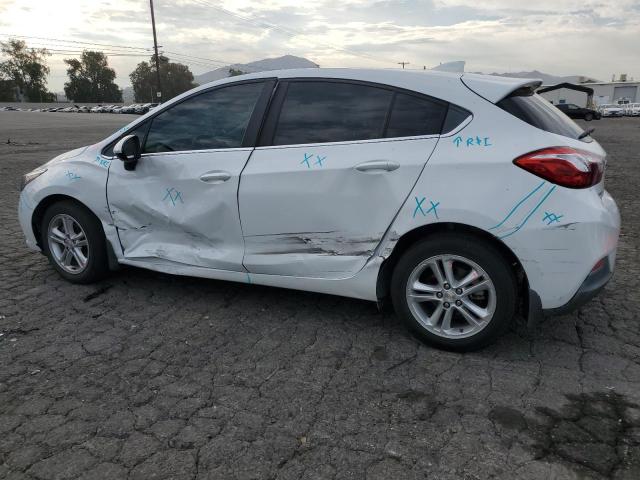 3G1BE6SMXJS601691 - 2018 CHEVROLET CRUZE LT Weiß Foto 2